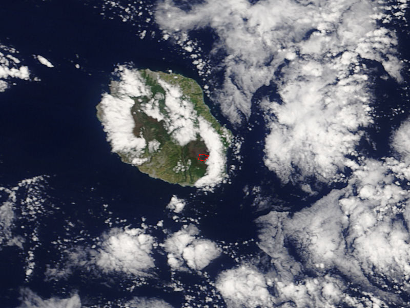 Eruption of Piton de la Fournaise, La Réunion - related image preview