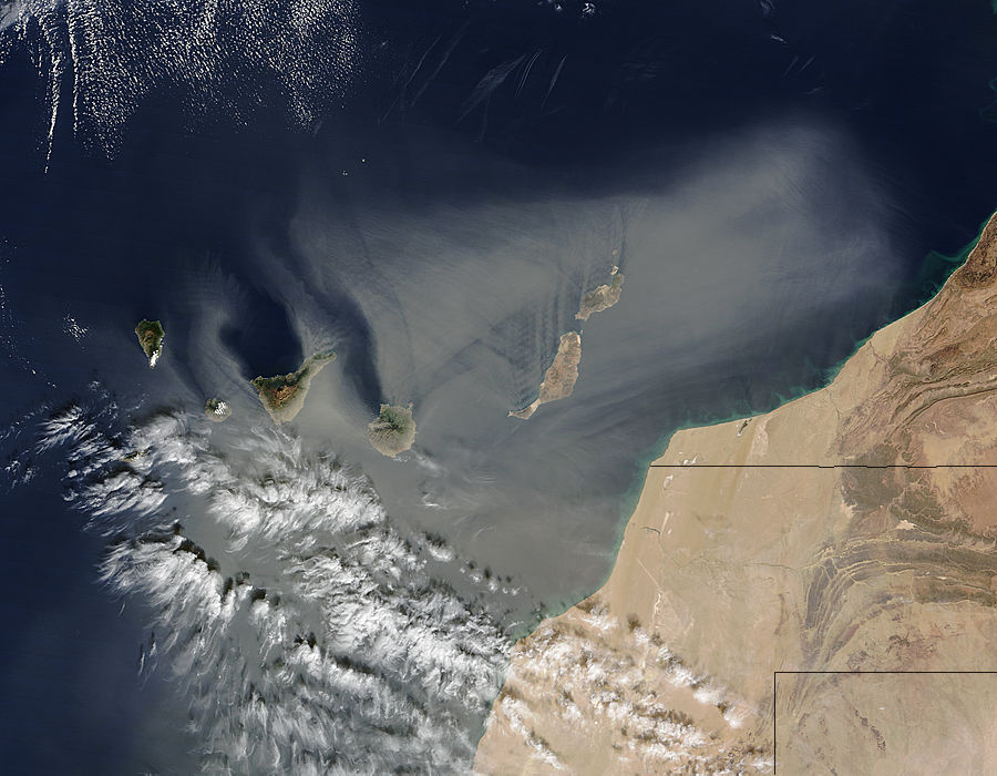 Dust storm over the Canary Islands - related image preview