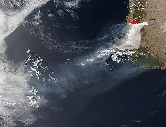 Fires and smoke in southwestern Australia - related image preview