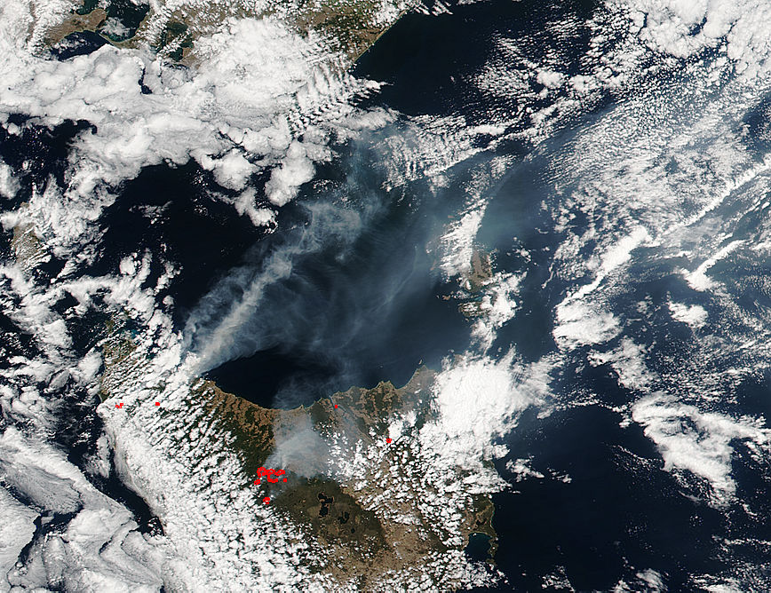 Fires and smoke in Tasmania - related image preview