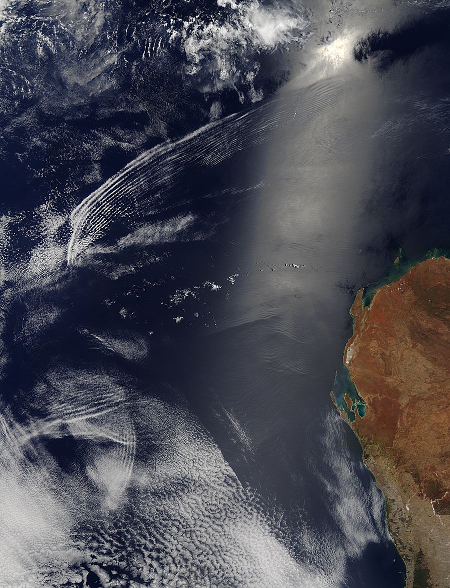 Wave clouds and internal waves off Western Australia - related image preview