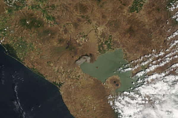 Plume from Momotombo, Nicaragua - related image preview