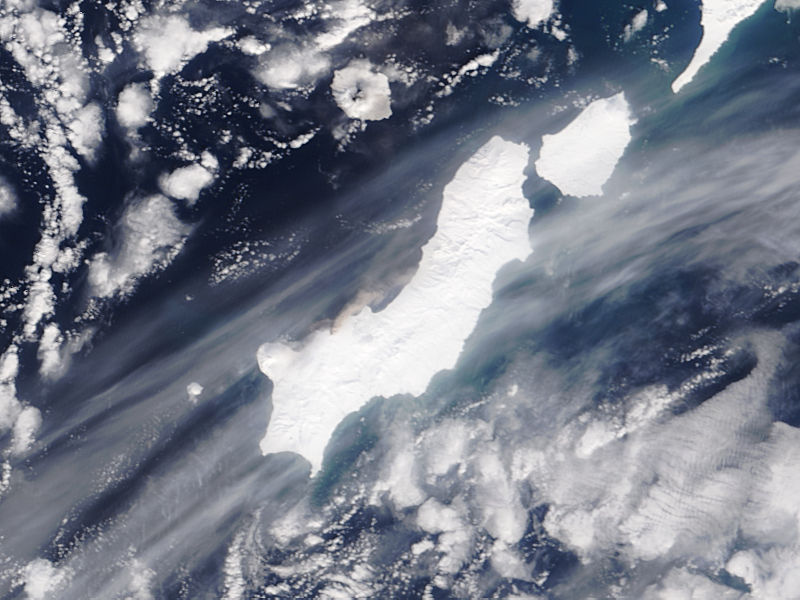 Plume from Chikurachki, Paramushir Island, Kuril Islands - related image preview