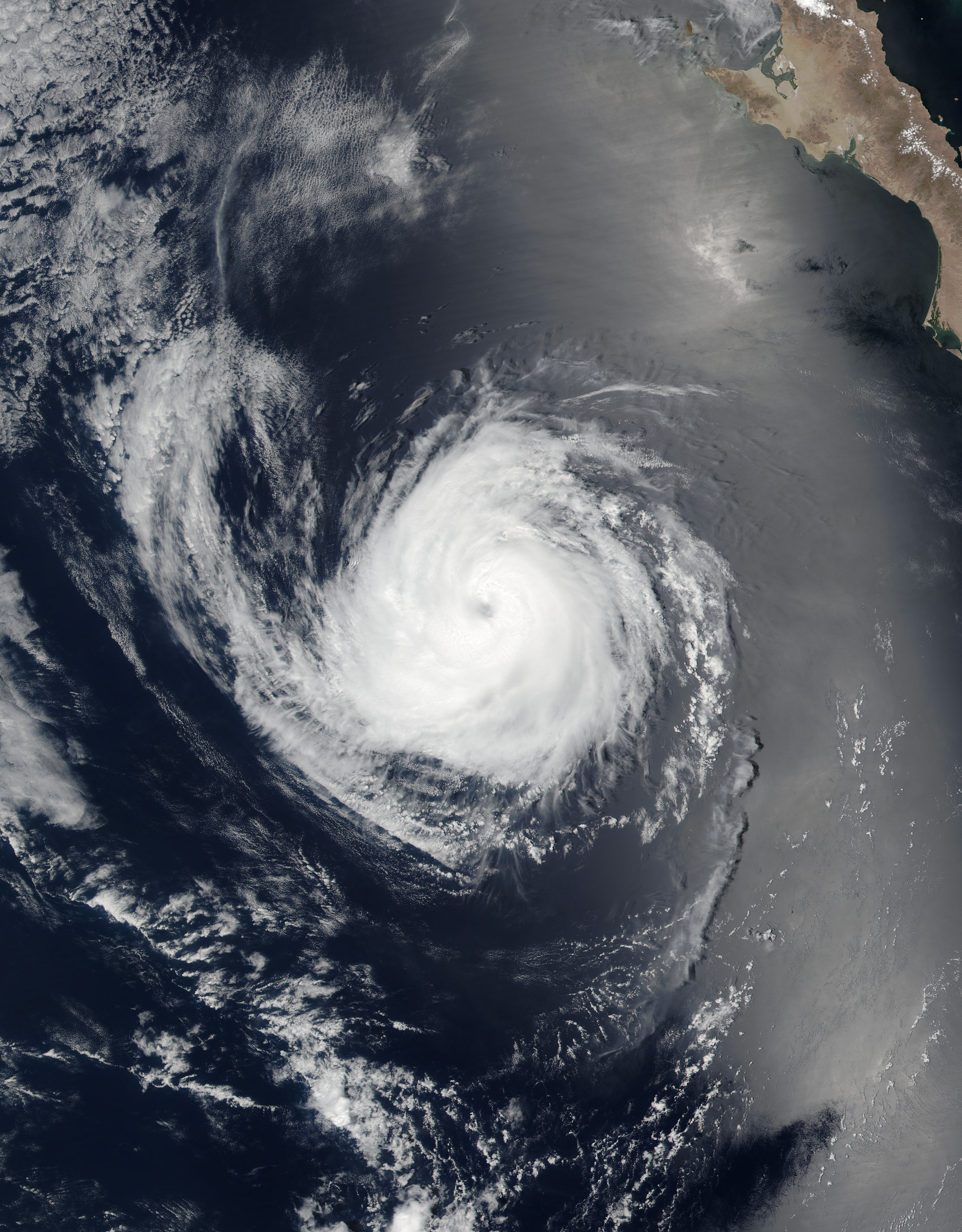 Hurricane Frank (07E) in the eastern Pacific Ocean - related image preview