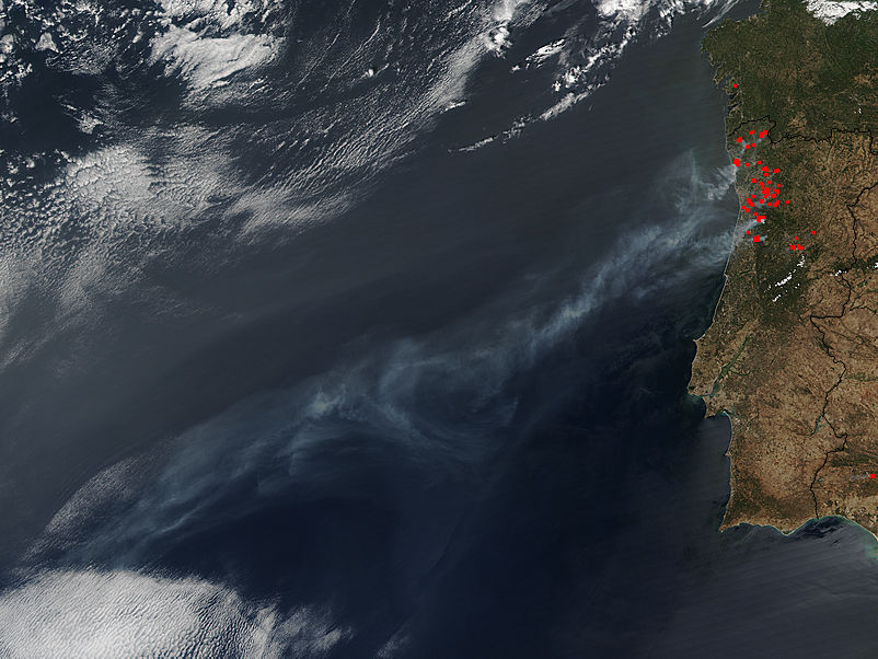 Smoke from fires in Portugal - related image preview