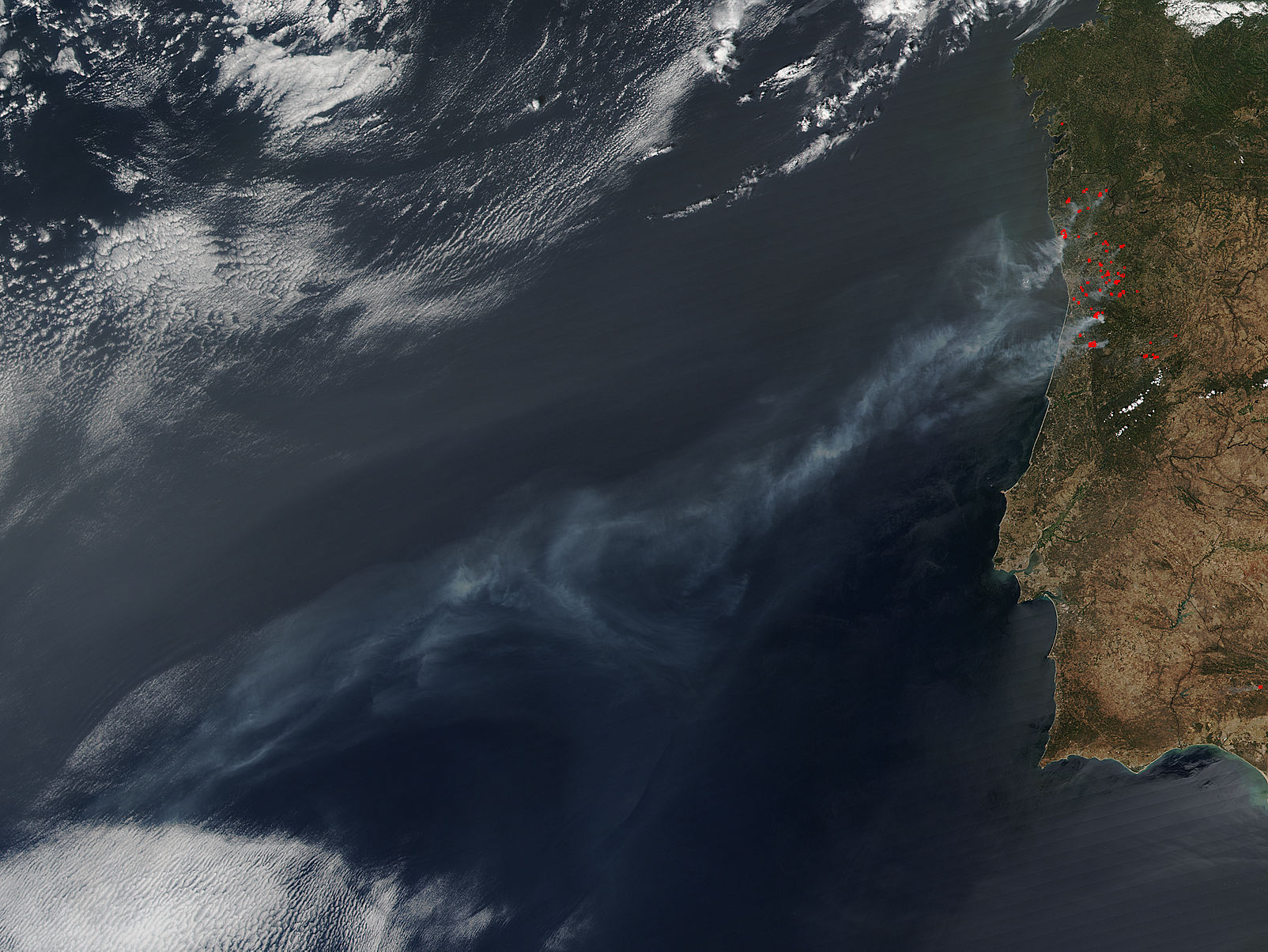 Smoke from fires in Portugal - related image preview