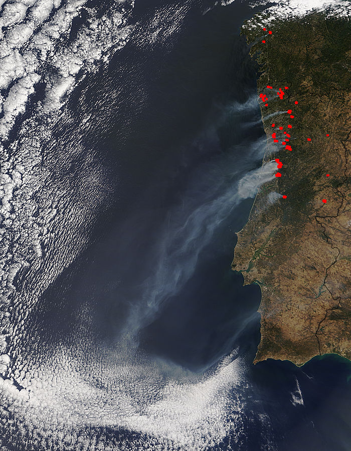 Smoke from fires in Portugal - related image preview