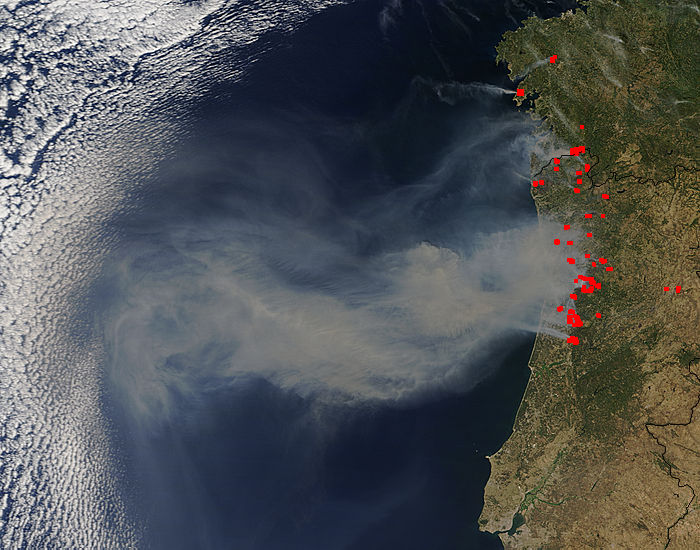 Smoke from fires in Portugal - related image preview