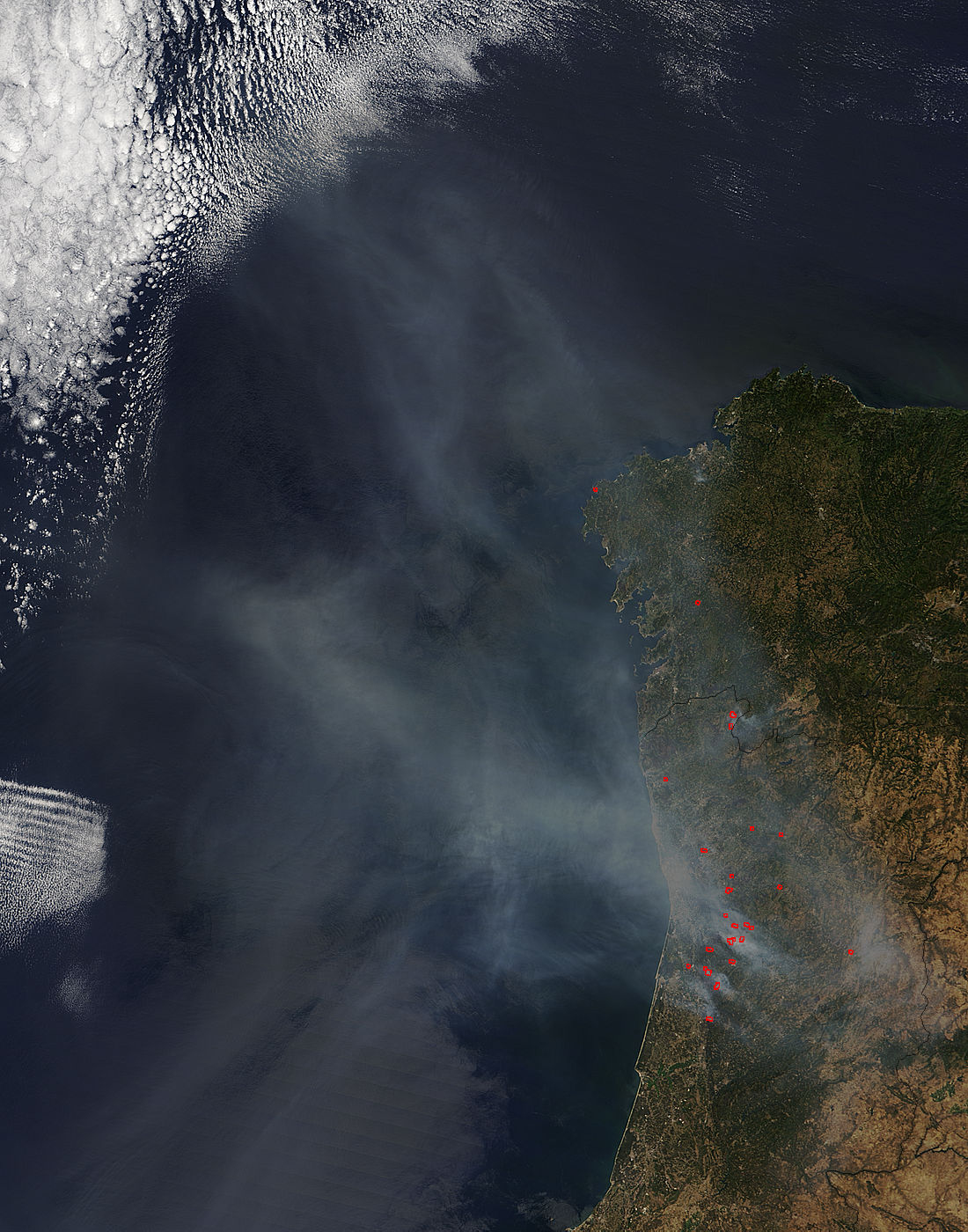 Smoke from fires in Portugal - related image preview