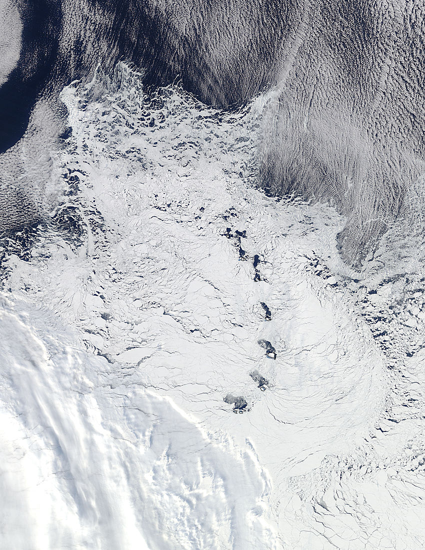 Sea ice surrounding the South Sandwich Islands - related image preview