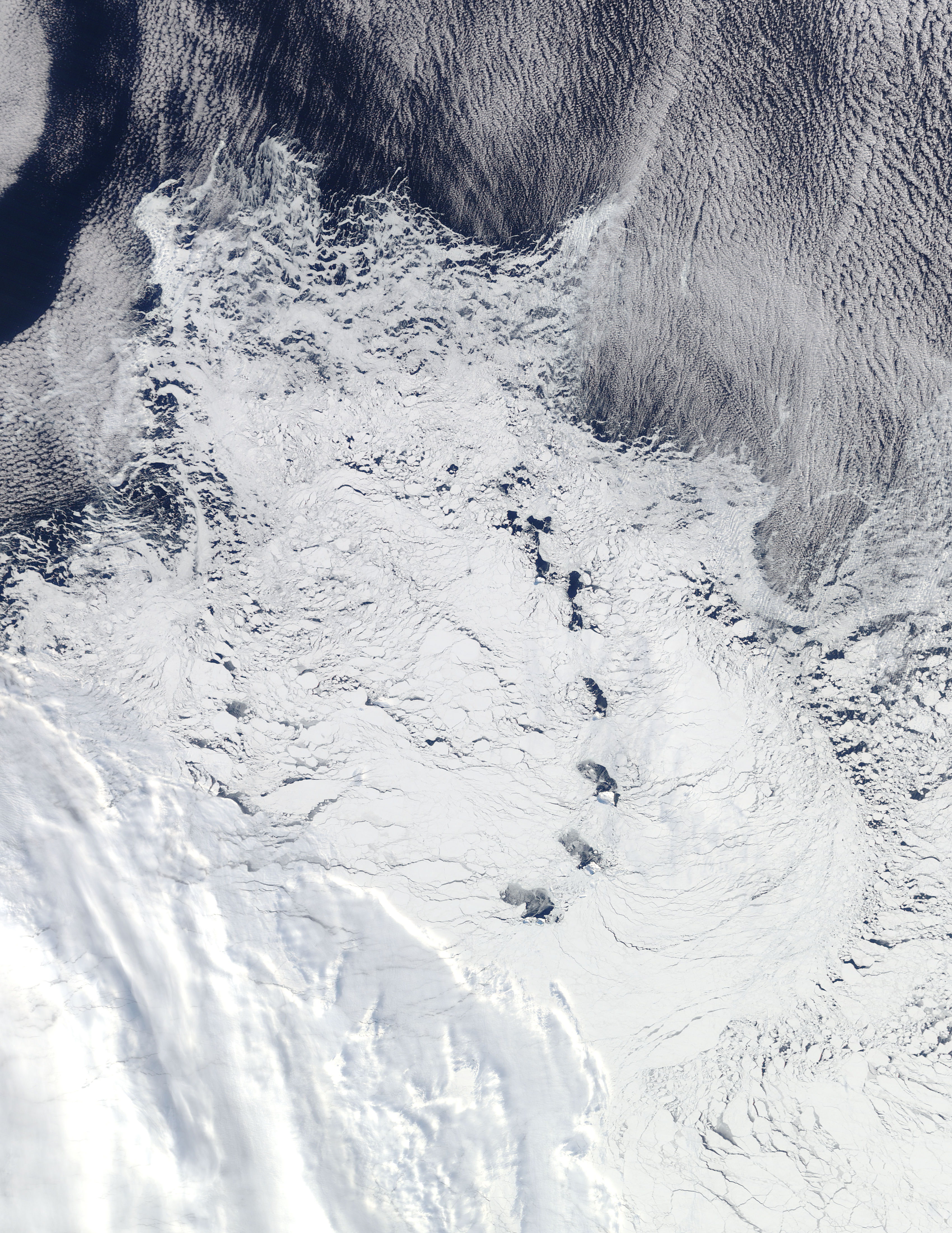 Sea ice surrounding the South Sandwich Islands - related image preview