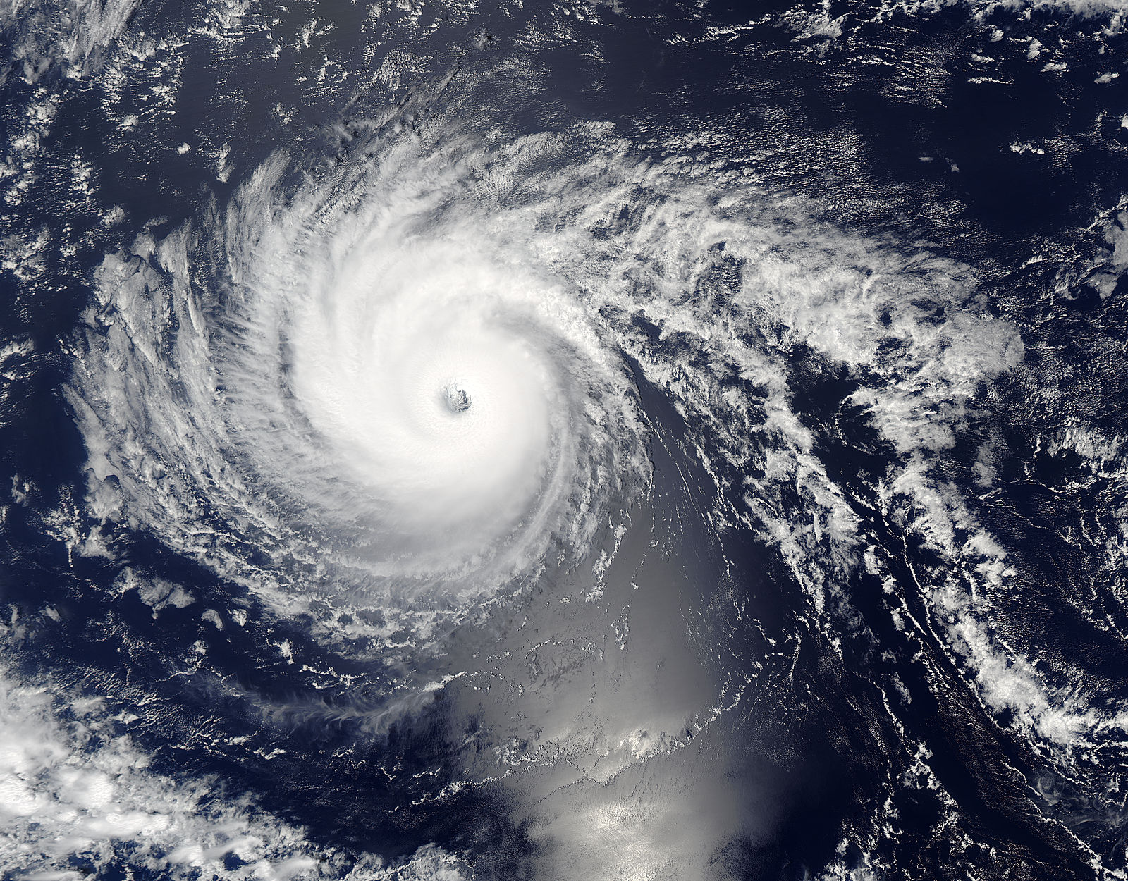 Hurricane Lester (13E) approaching Hawaii - related image preview