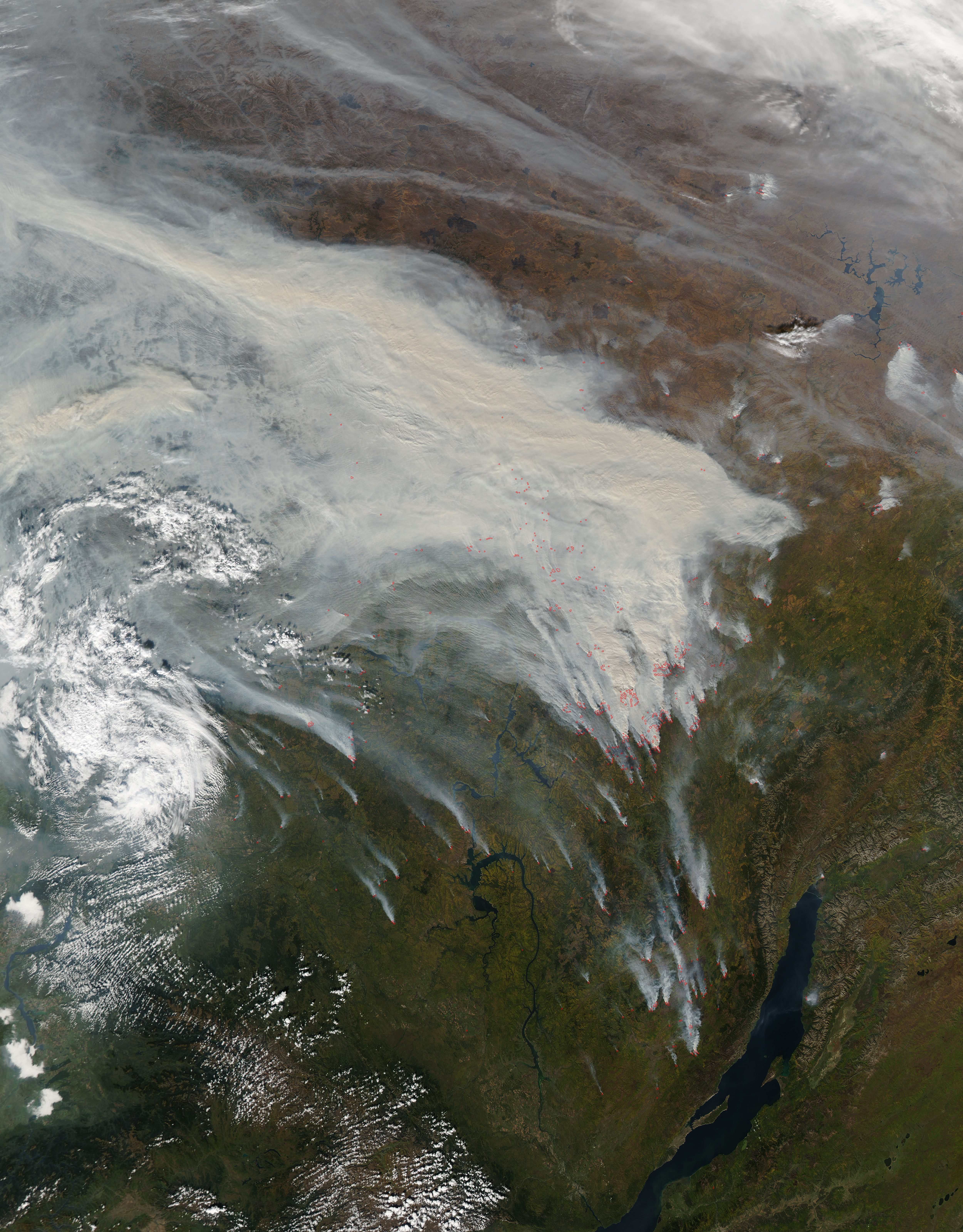 Smoke and fires in central Russia - related image preview