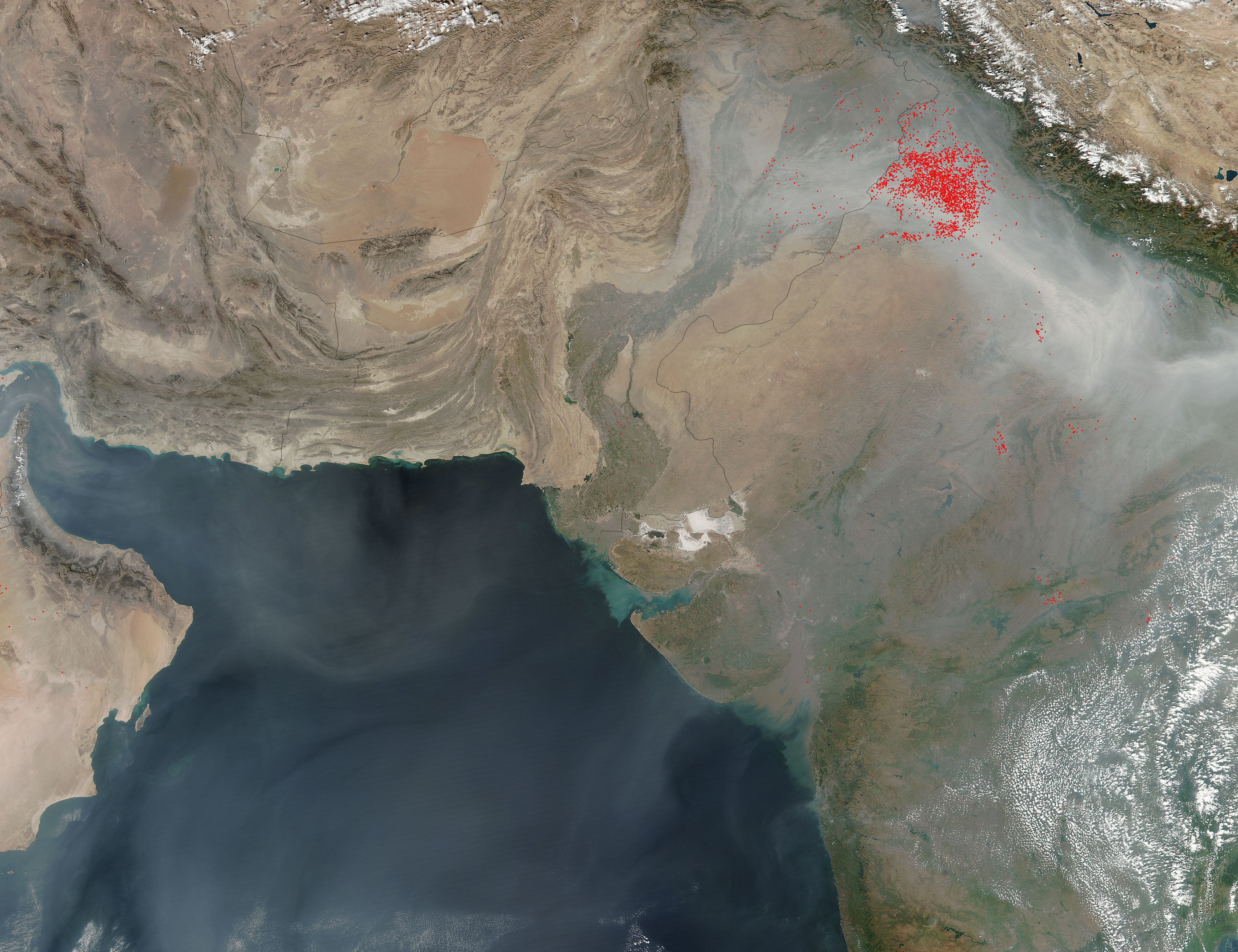 Smoke across northern India and the Arabian Sea - related image preview
