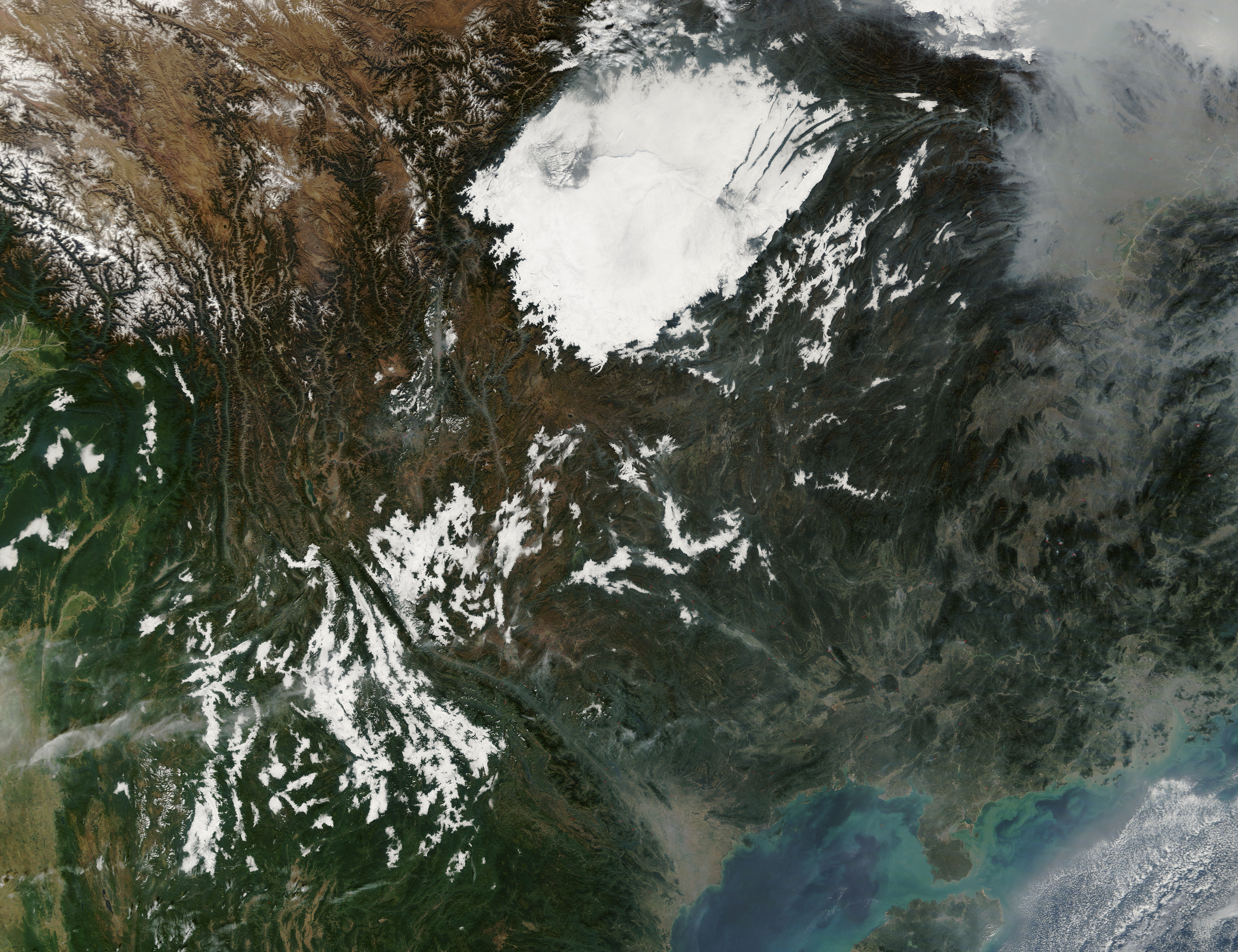 Low clouds in central China - related image preview