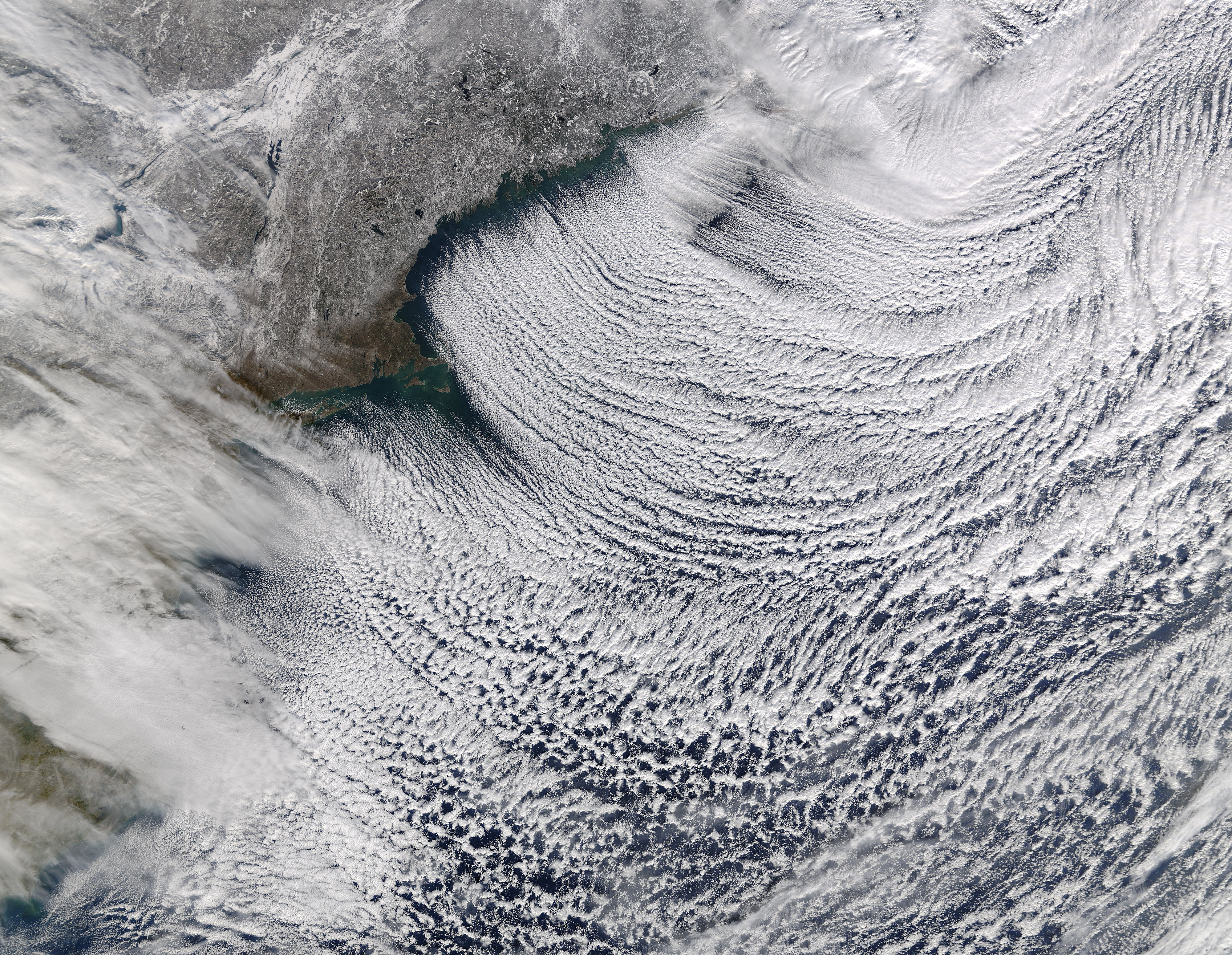 Cloud streets off northeastern United States - related image preview