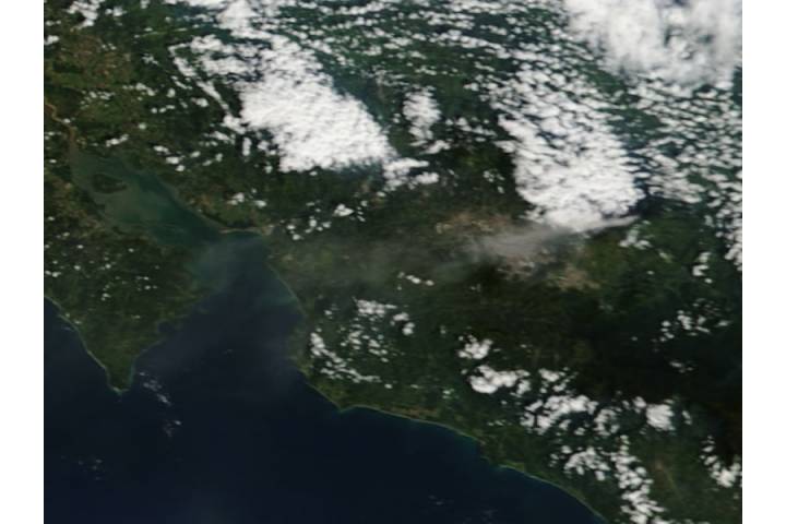 Plume from Turrialba, Costa Rica - selected image
