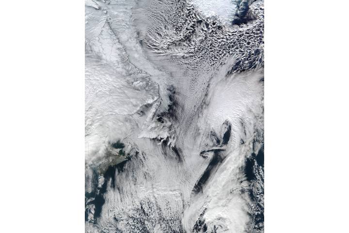 Cloud streets off eastern Canada - selected child image