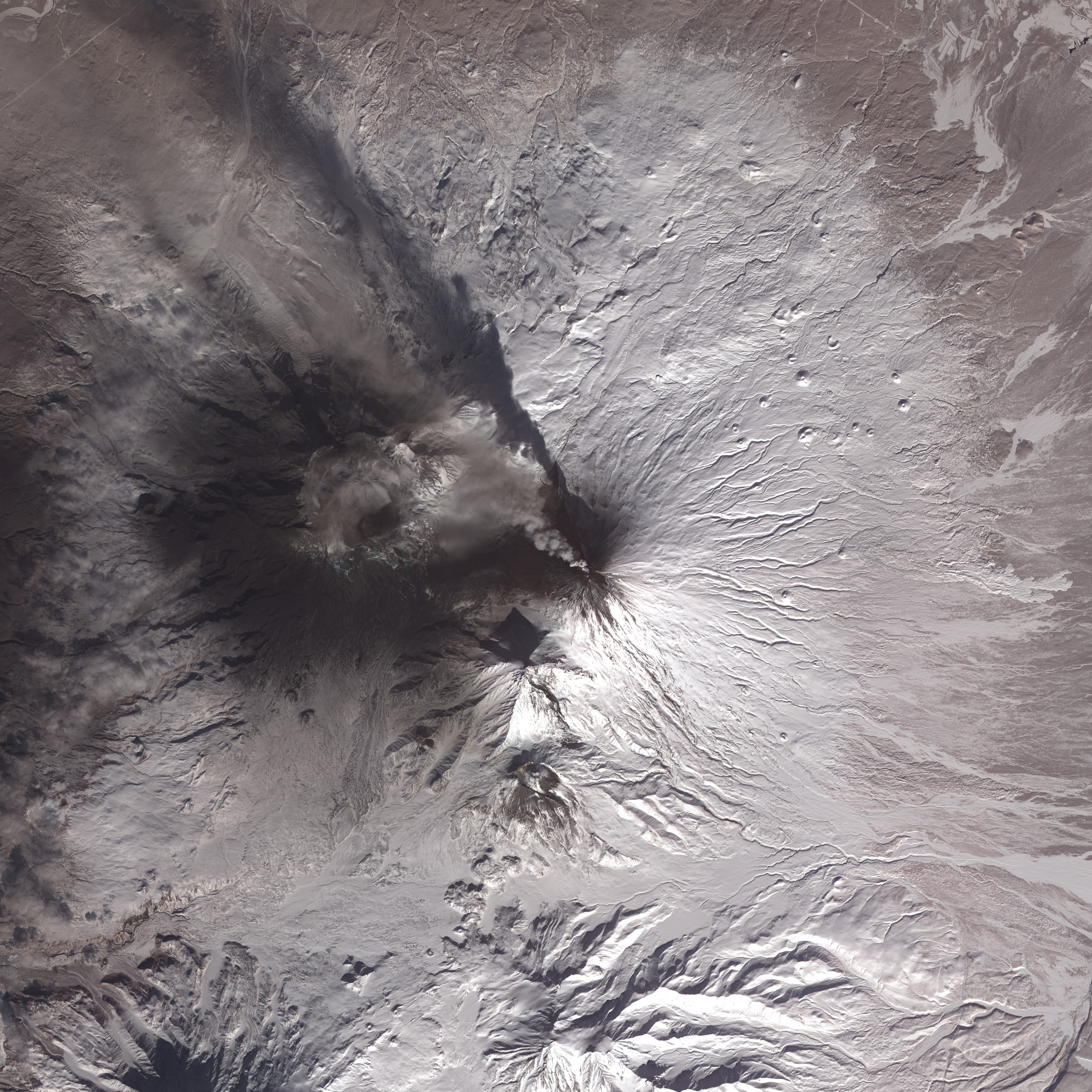 Eruption of Klyuchevskaya Volcano - related image preview