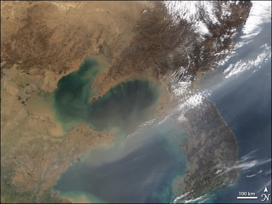 Dust and Haze Blow Across China