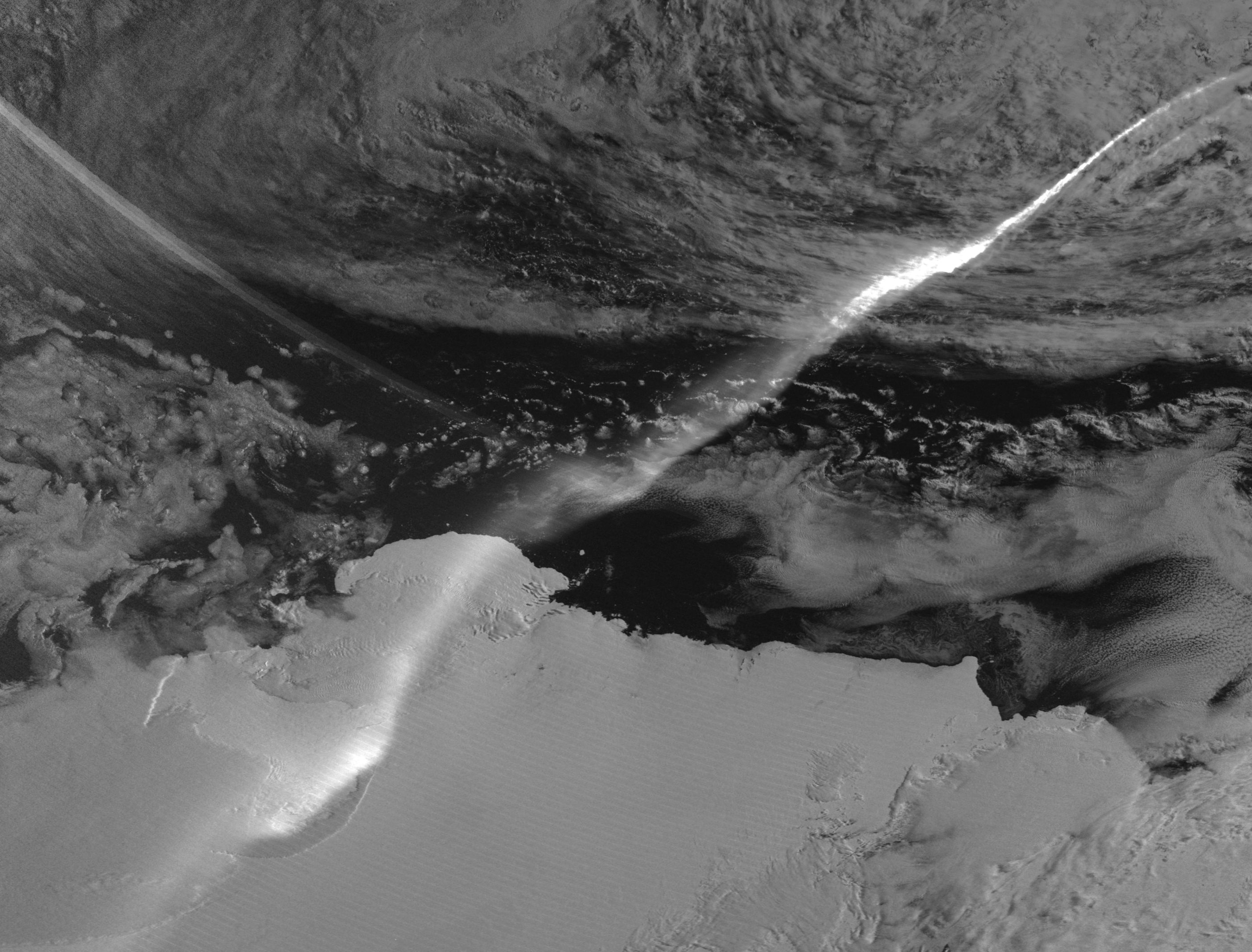 Aurora Australis over the Mawson Coast, Antarctica (Day/Night Band) - related image preview