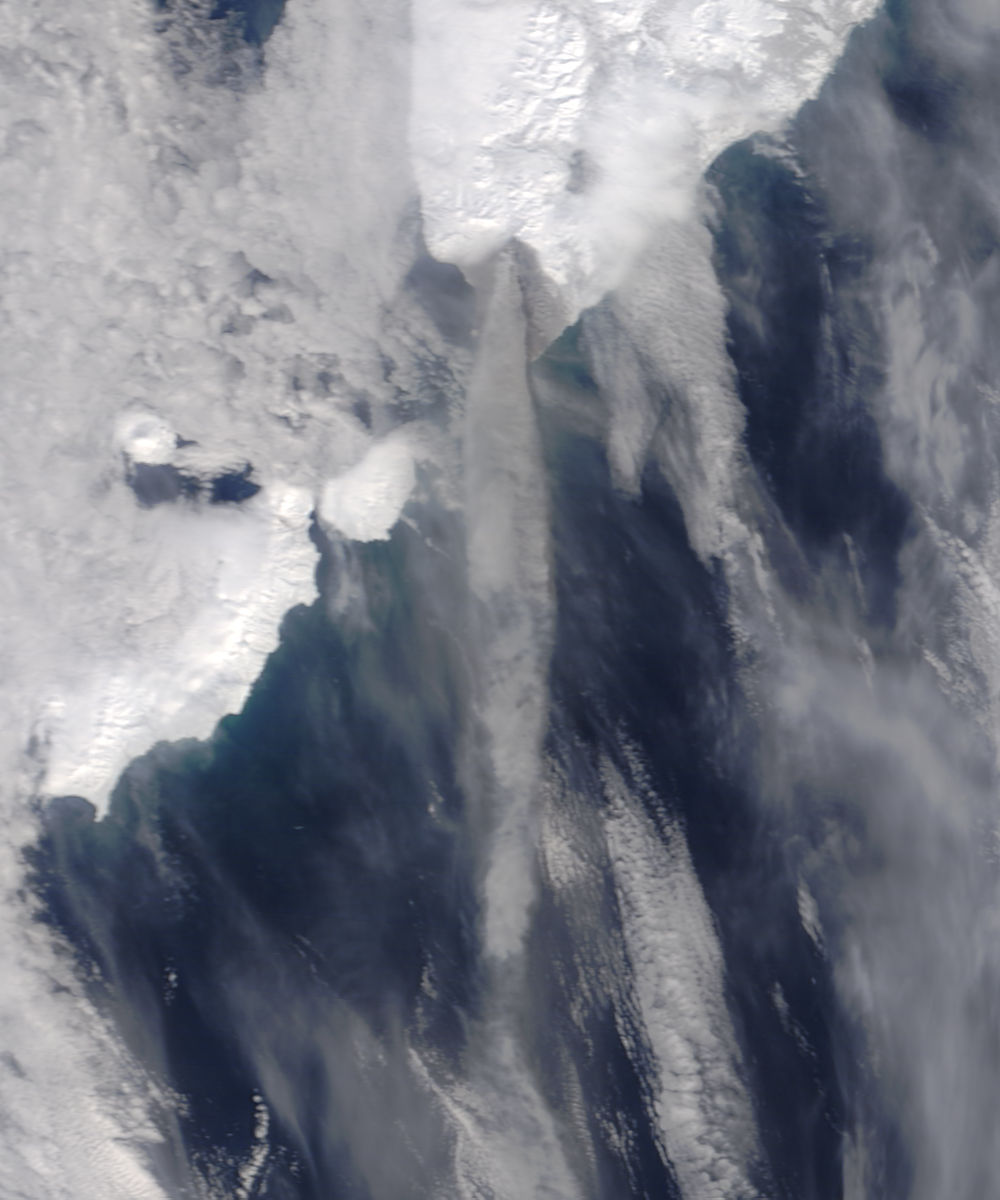 Plume from Kambalny, Kamchatka Peninsula - related image preview