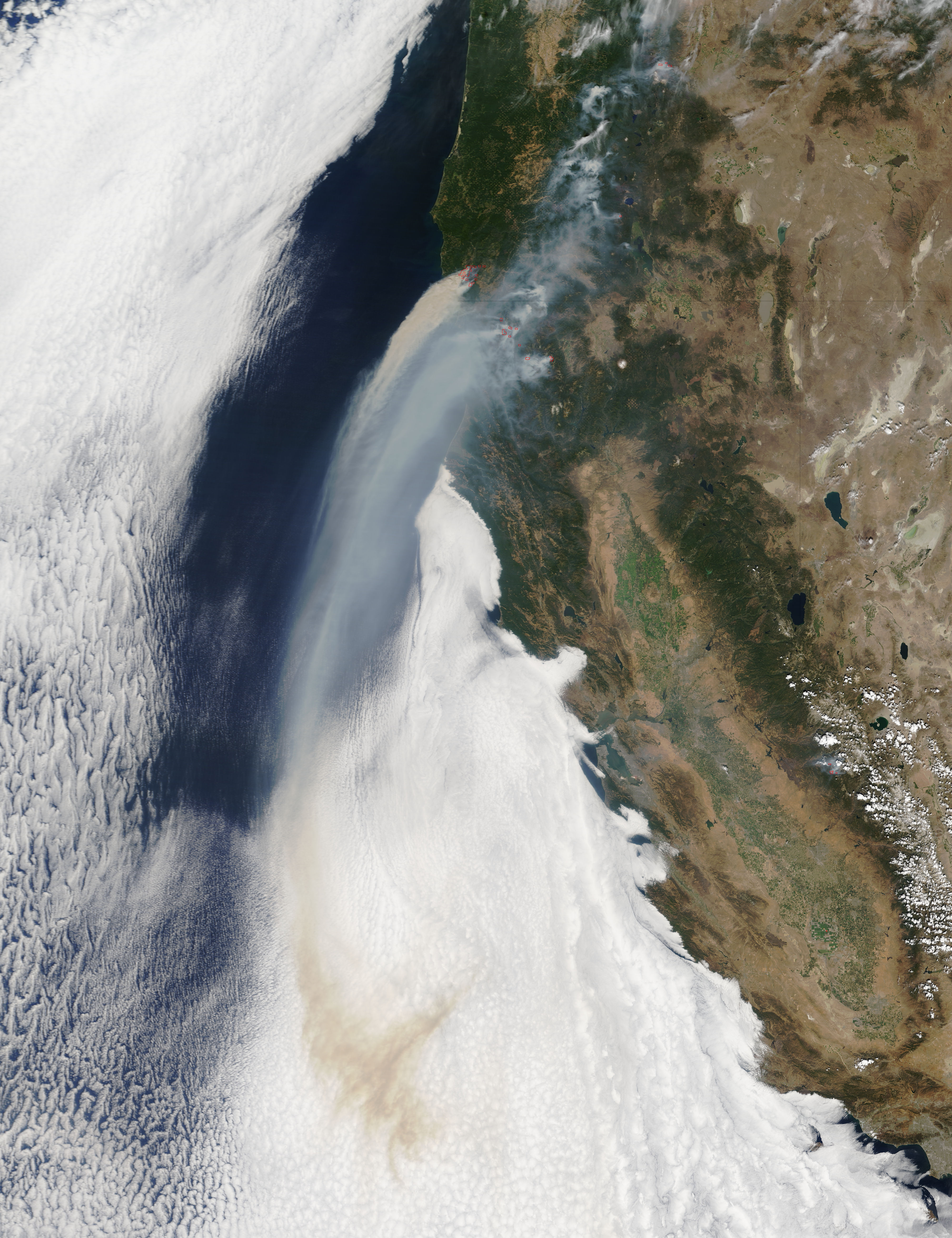 Smoke from fires in Oregon and California - related image preview