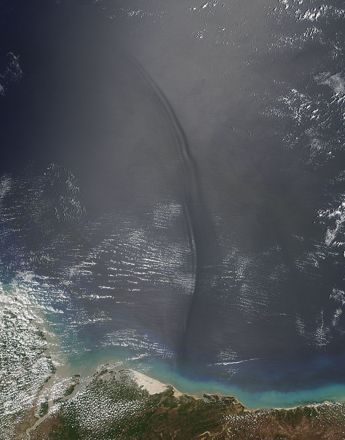 Atmospheric gravity waves in the Atlantic Ocean, northeast of Brazil - related image preview