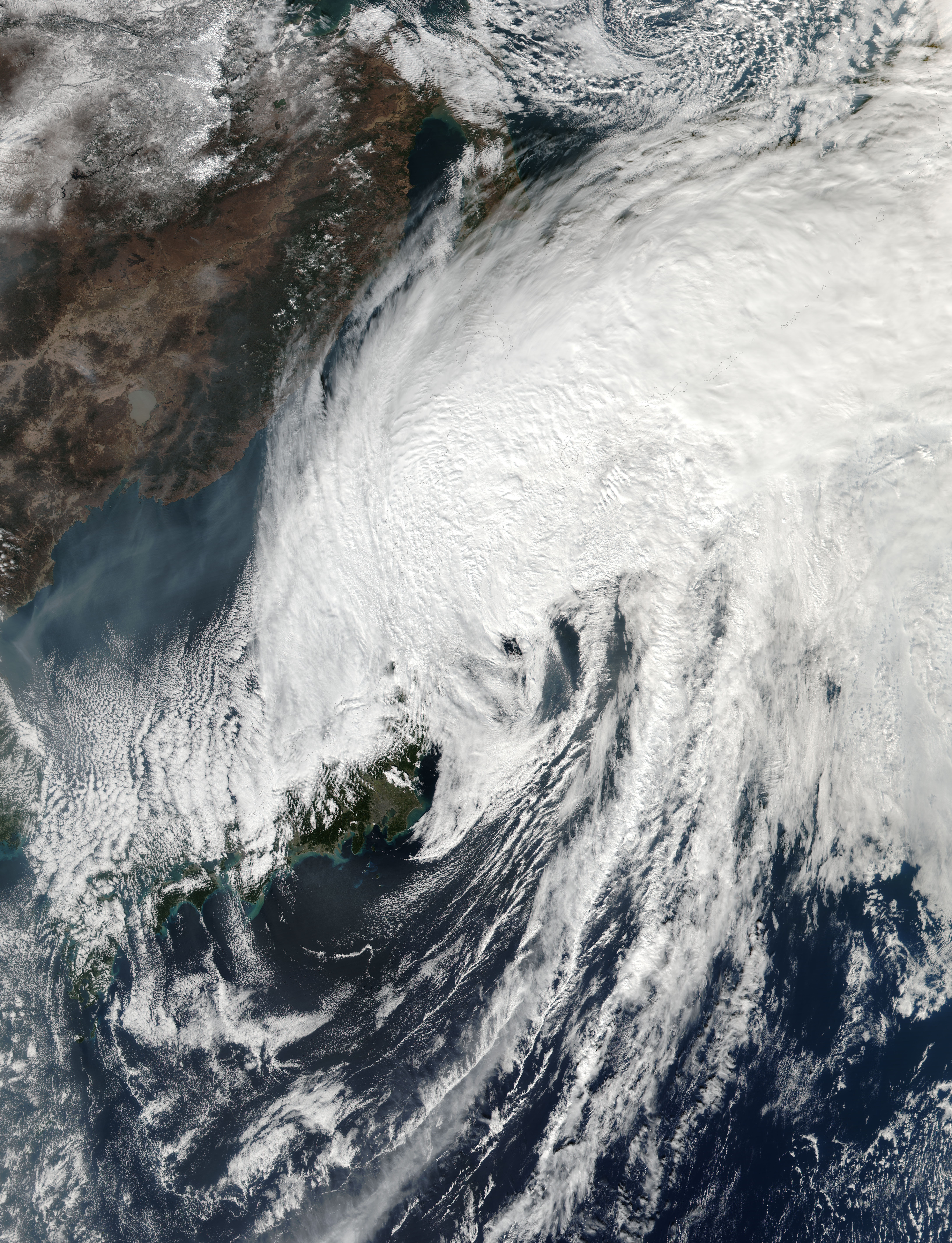 Typhoon Lan (25W) over Japan - related image preview