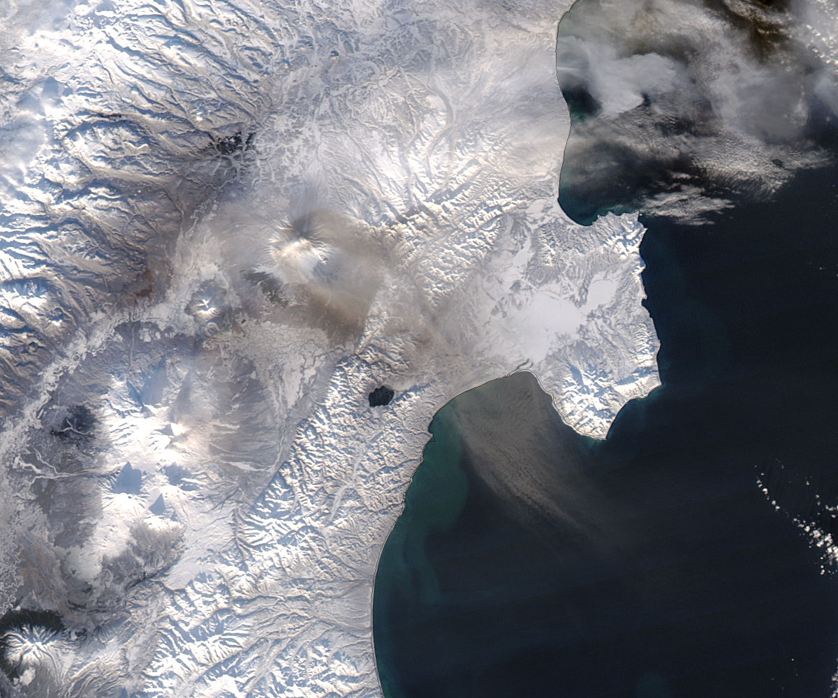 Plume from Shiveluch, Kamchatka Peninsula - related image preview