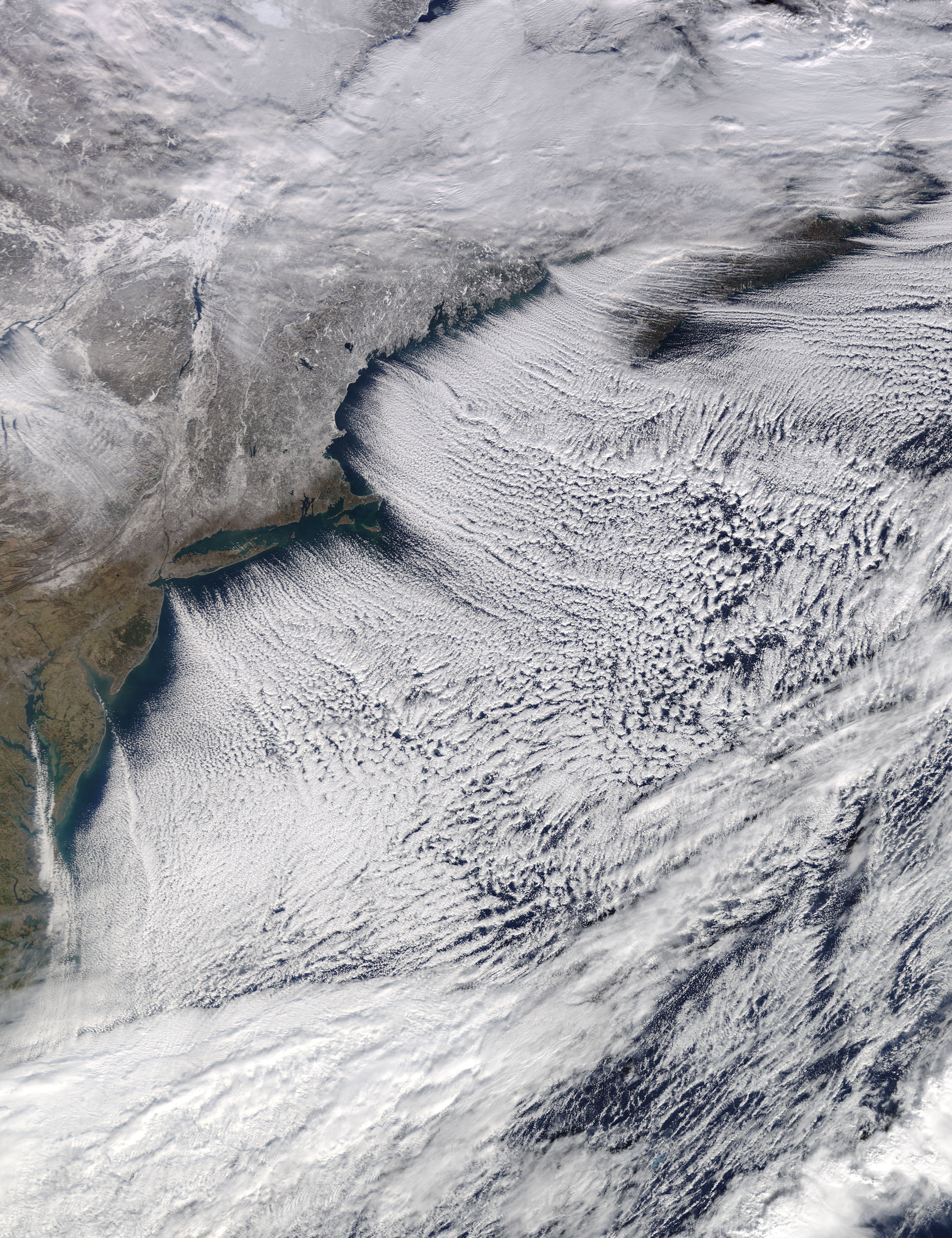 Cloud streets off the northeastern United States - related image preview