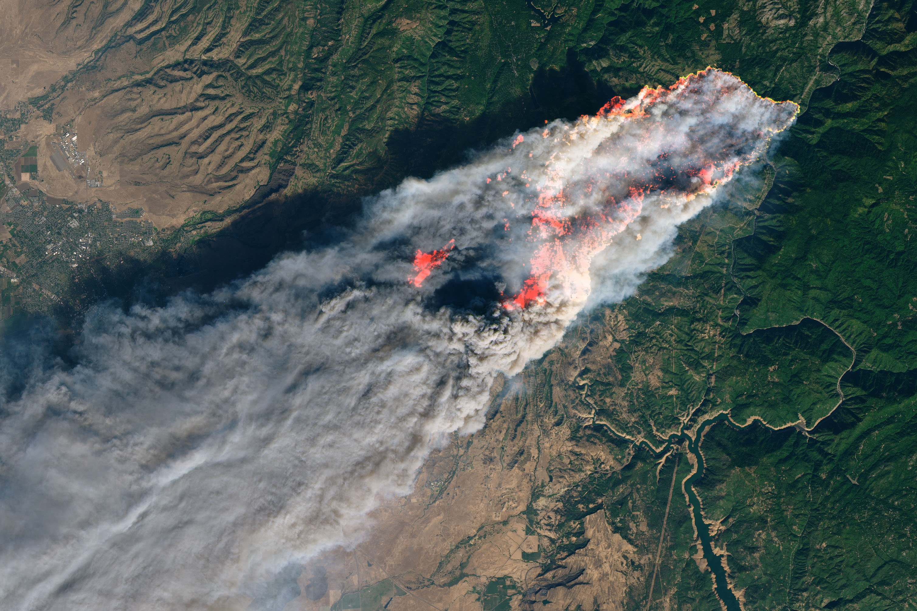 Camp Fire Rages in California - related image preview