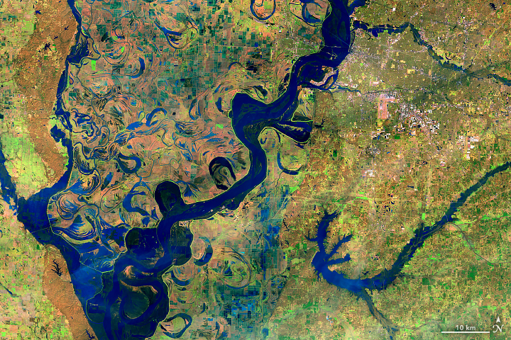 Early Flooding Along the Mississippi - related image preview