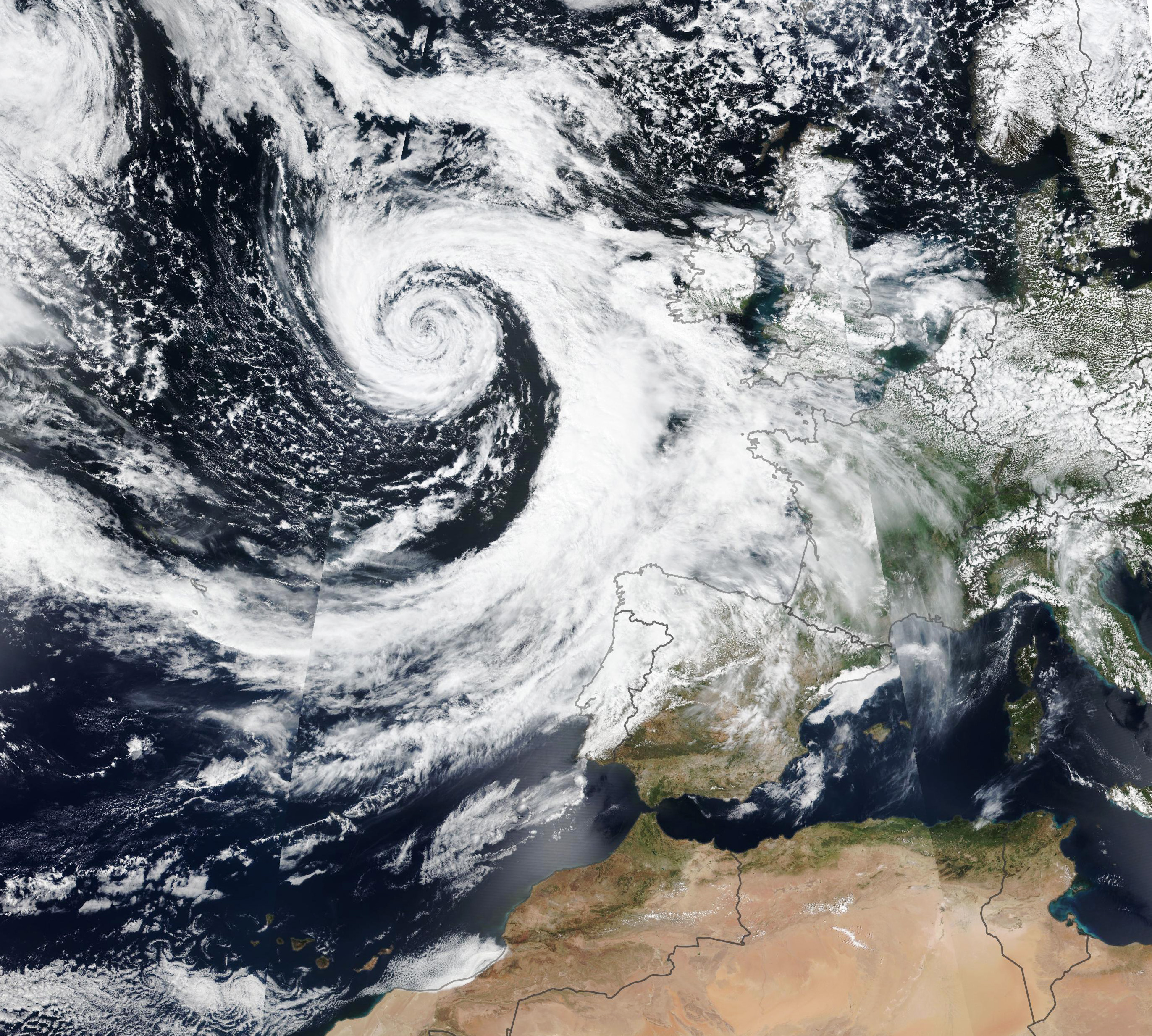 Cyclone-like Storm Approaches Northwest Europe - related image preview