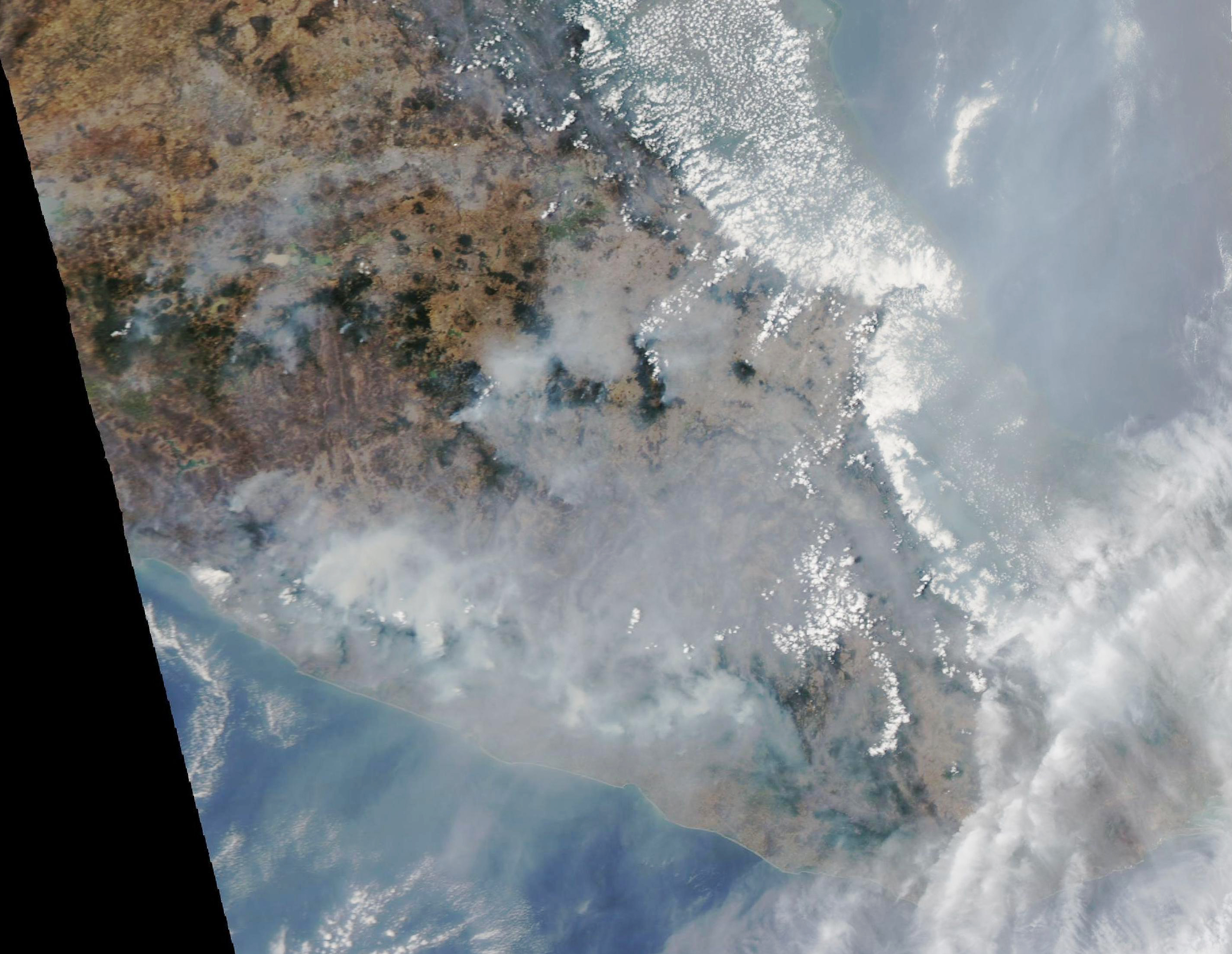 Wildfire Smoke Shrouds Mexico City - related image preview