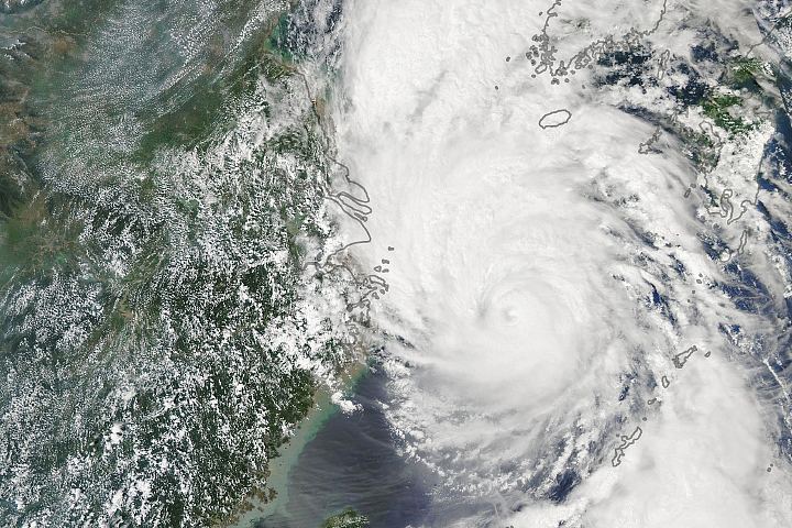 Typhoon Lingling Heads Towards the Koreas