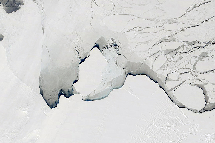 Rifting and Calving on the Amery Ice Shelf - selected child image