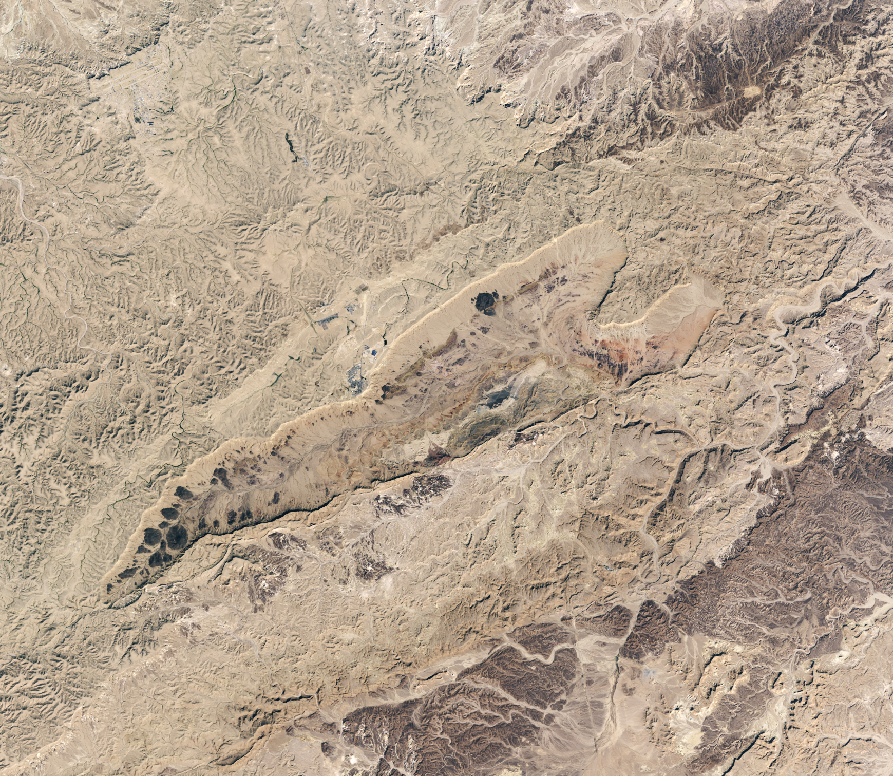 Israel’s Heart-Shaped Crater - related image preview