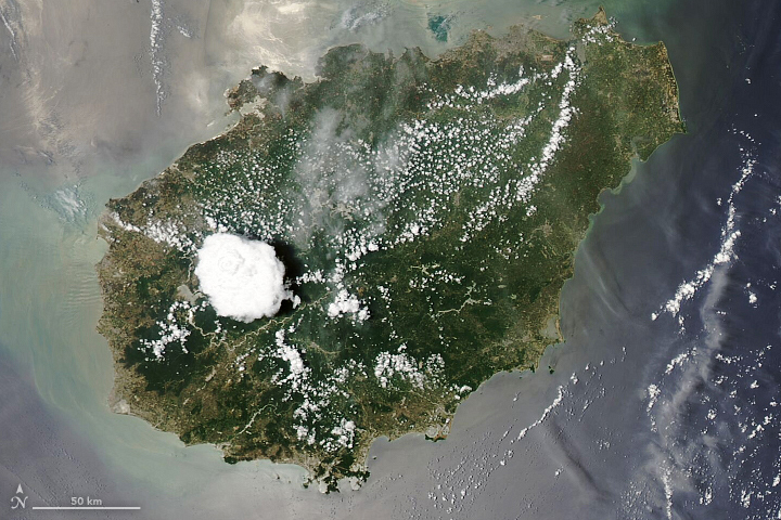 Cloud Building Over Hainan - related image preview