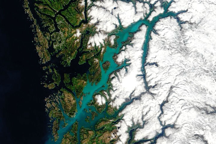 Norwegian Fjord Turns Turquoise