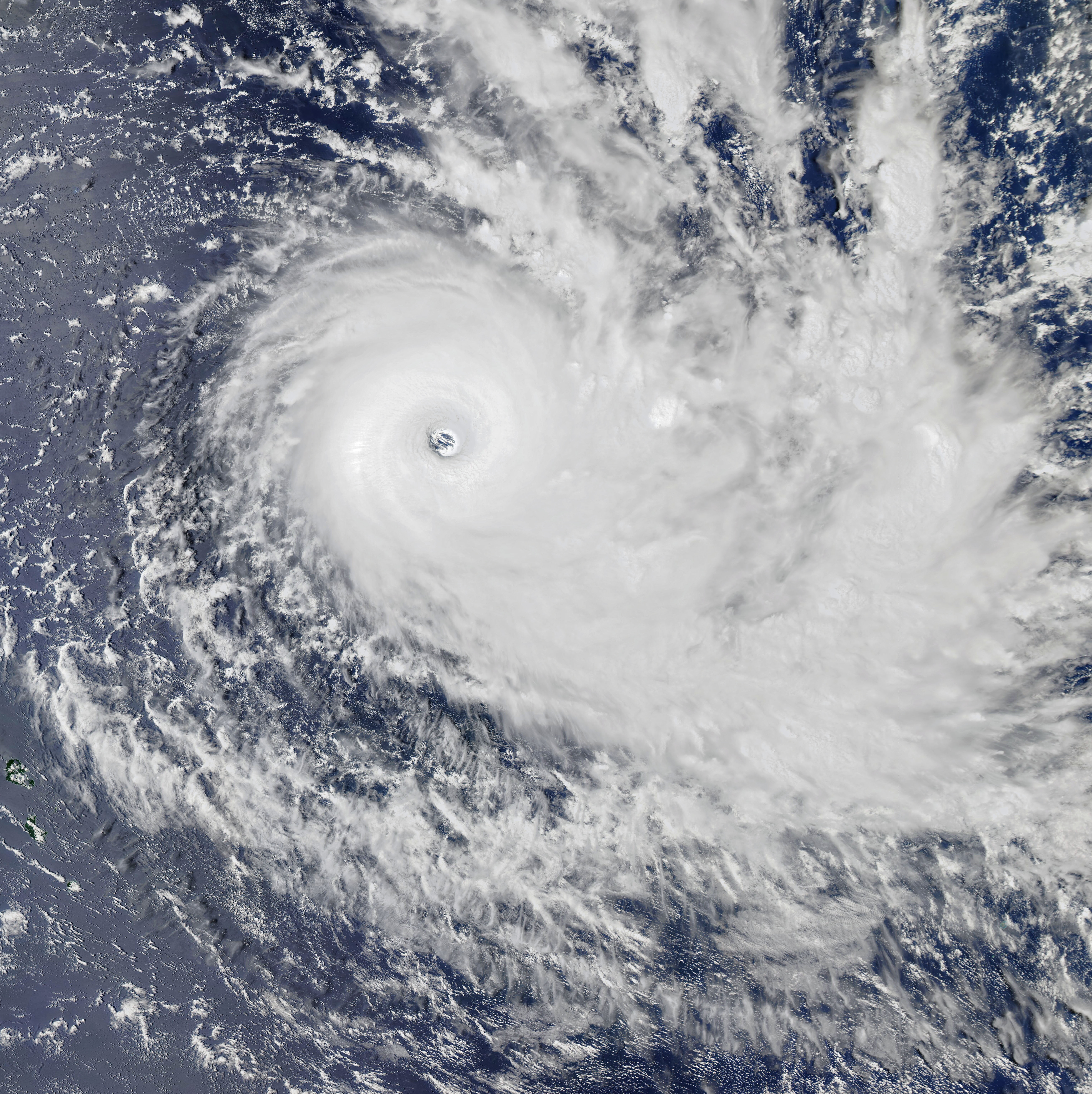 Cyclone Yasa Bearing Down on Fiji - related image preview