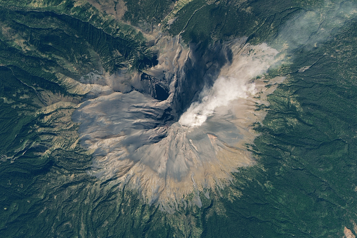An Outburst from Popocatépetl