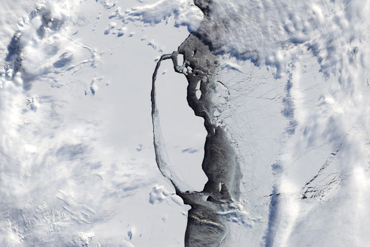 Tracking an Antarctic Iceberg’s Epic Journey - related image preview