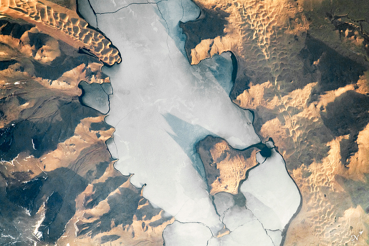 A Meeting of Ice and Dunes - related image preview