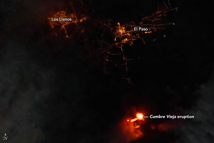 Cumbre Vieja Lights Up the Night - related image preview