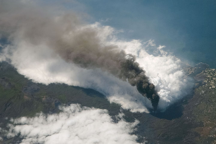 Eruption Continues at La Palma - selected image