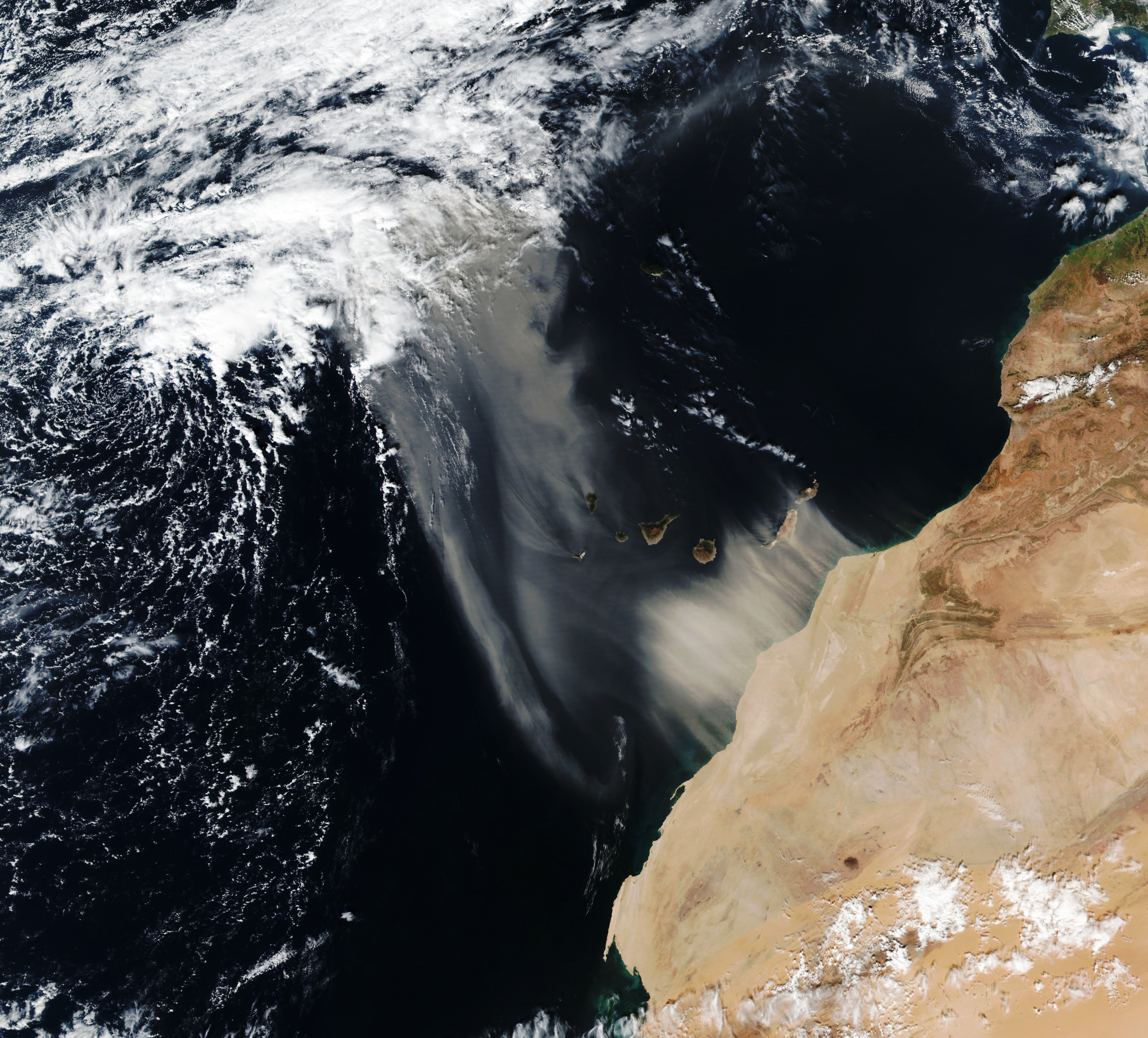 Dust Storm Engulfs Canary Islands - related image preview