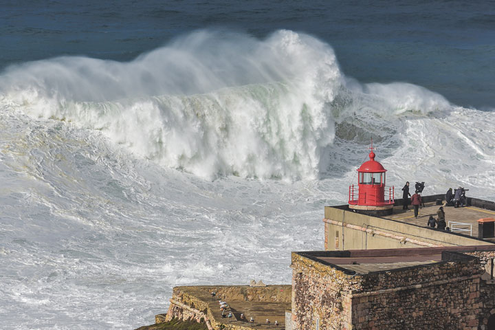 Strong winds are supersizing the ocean's biggest waves