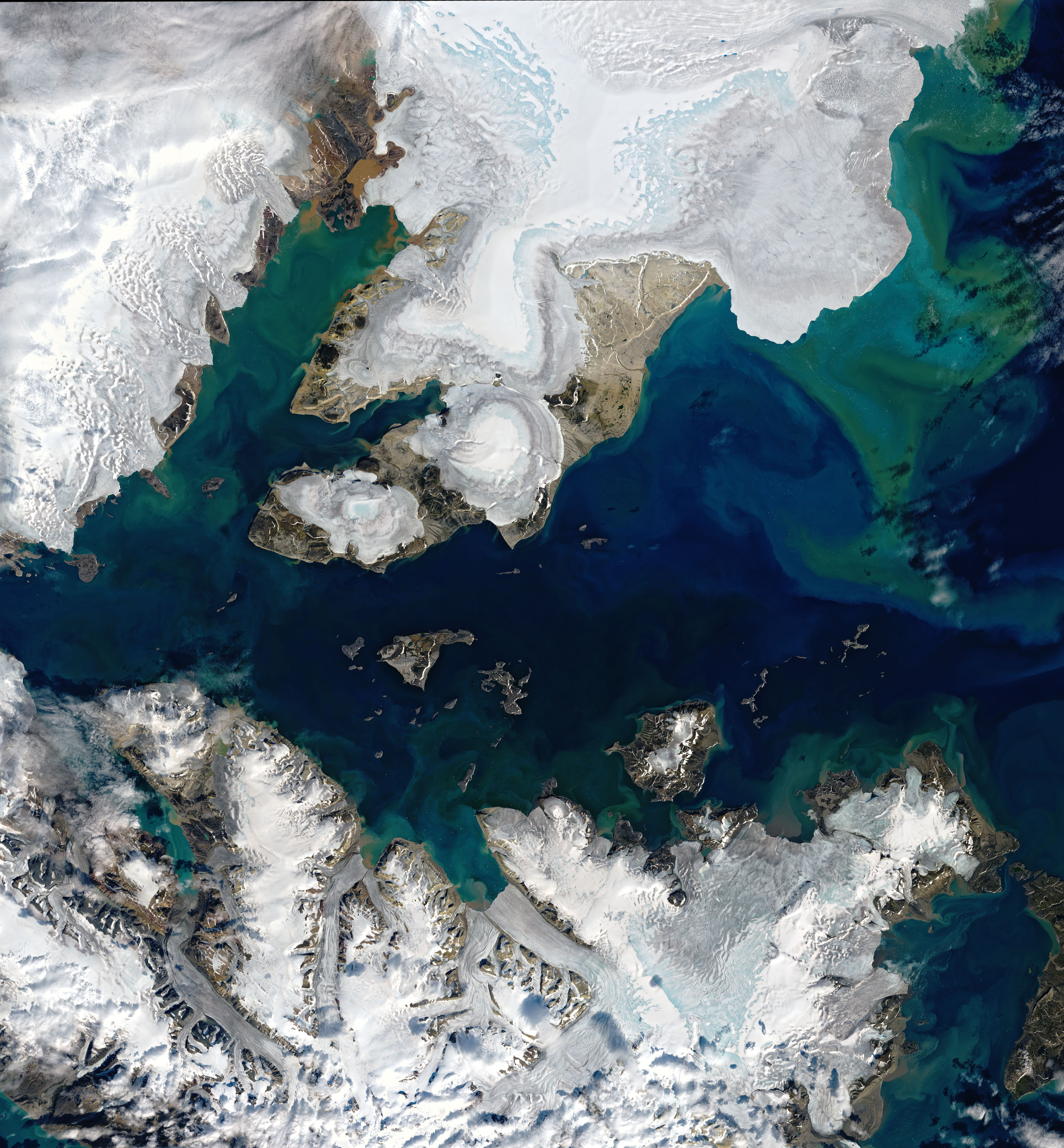 Summer Melting in Svalbard - related image preview