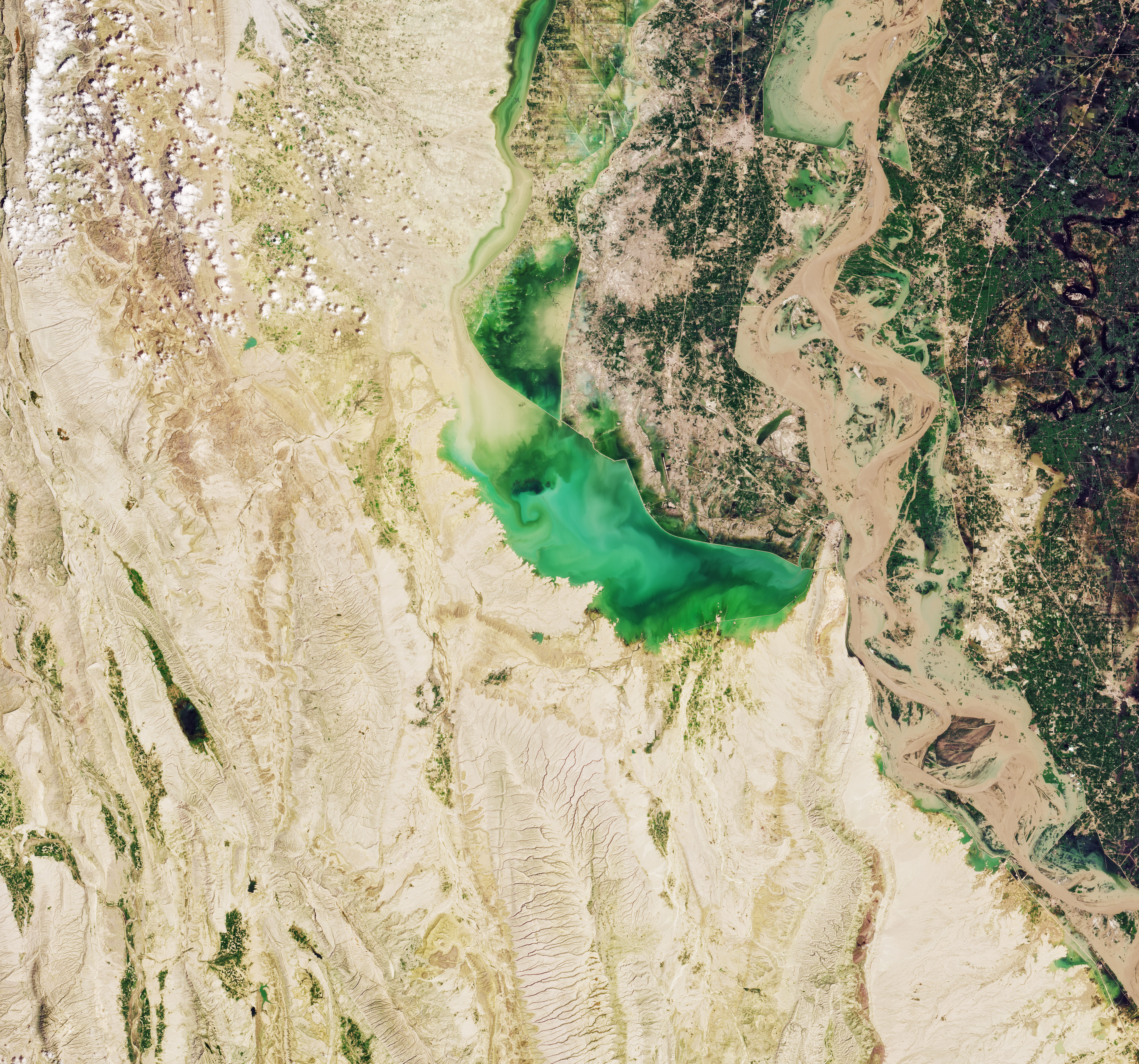 Lake Manchar is Overflowing - related image preview